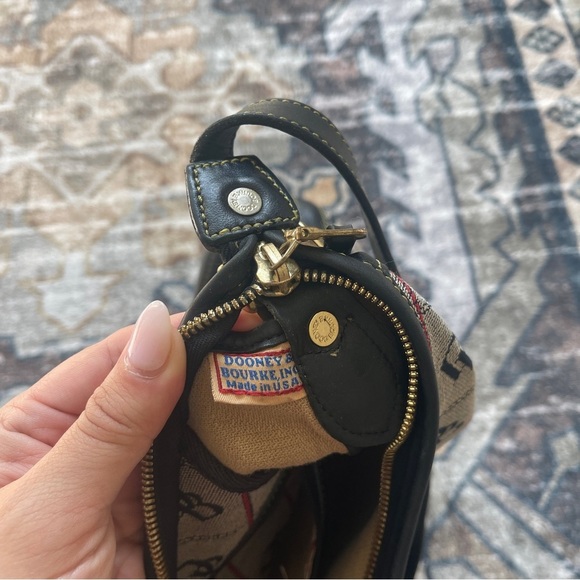 Dooney & Bourke Vintage Quilted Logo Shoulder Bag Vintage - Picture 5 of 6